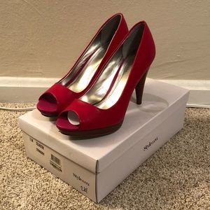 Strawberry red Platform heels.